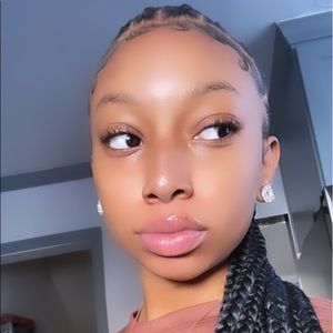 Meet your Posher, Devonna